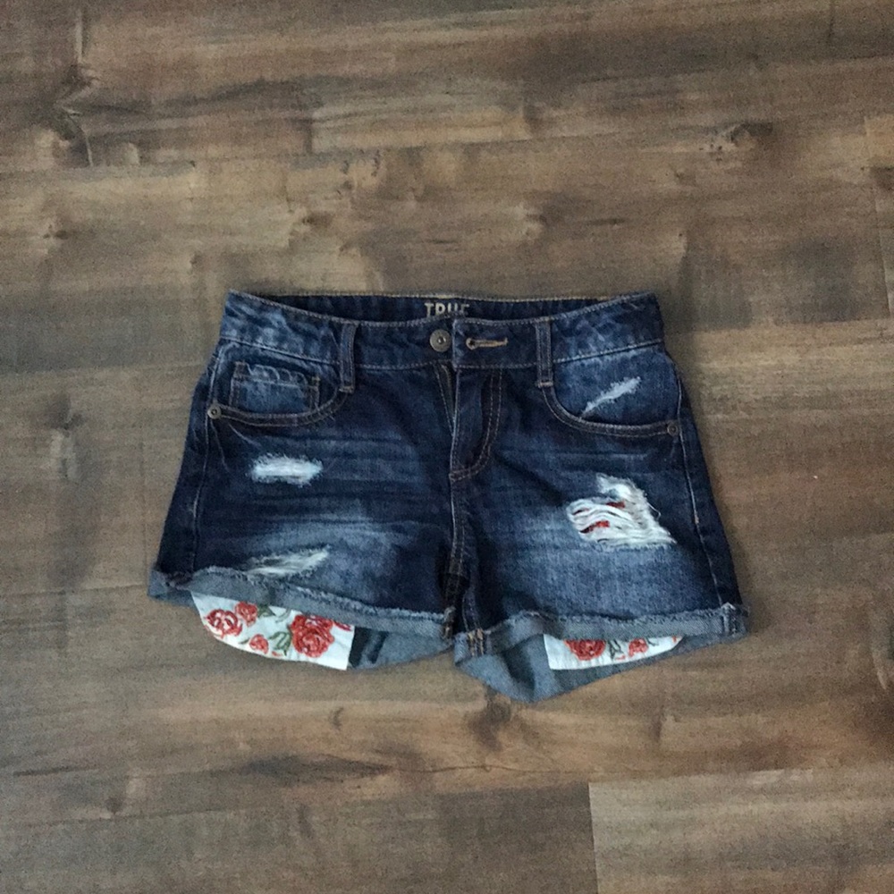 Girls rose patch ripped jean shorts